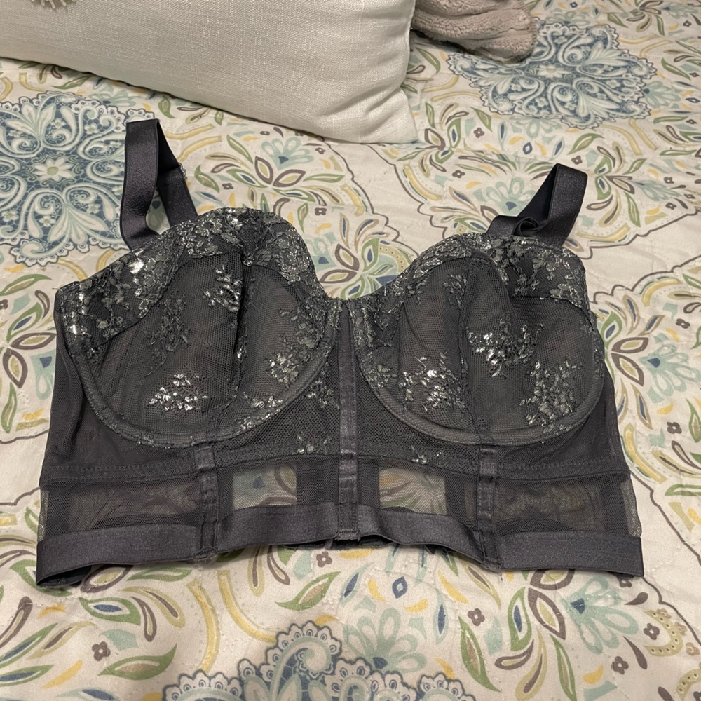 Elegant Lace Bustier in Black and Silver